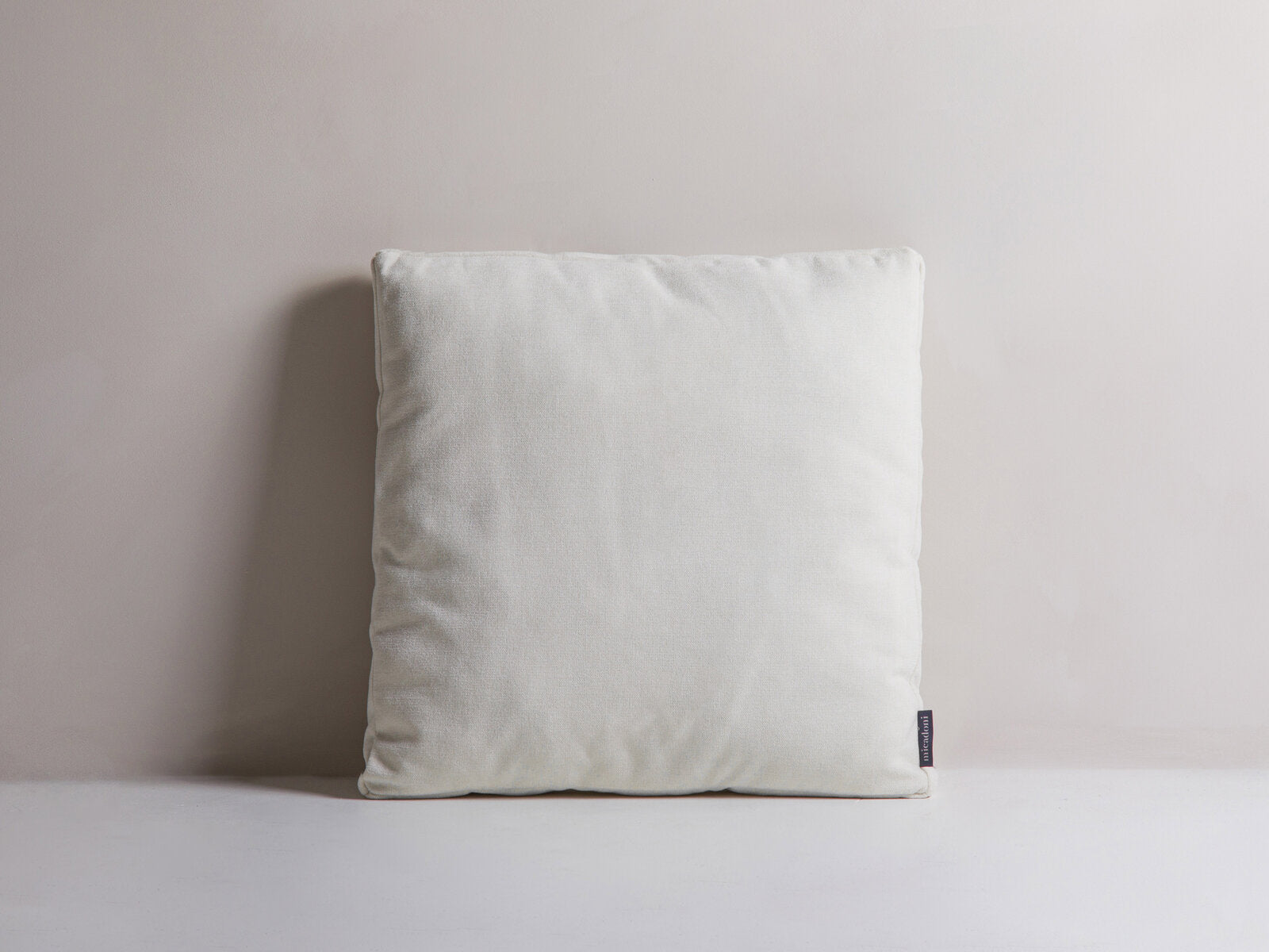 Mono Cushion