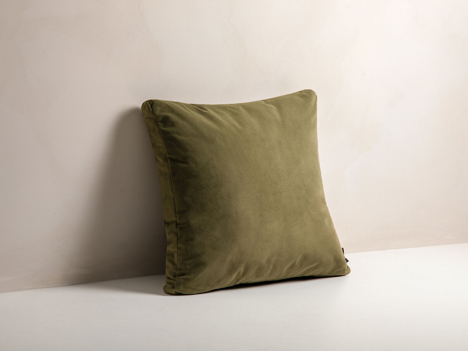 Mono Cushion